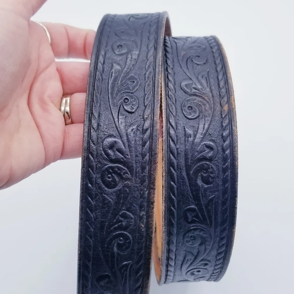 Justin Cowhide Belt with Siskiyou Pewter Vintage 1984 Fur Trapper Belt Buckle